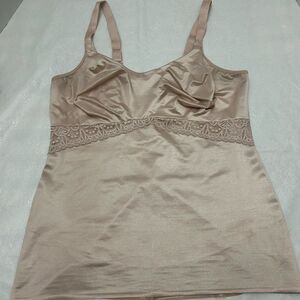 Ruby Ribbon cami in beige with lace detailing size 42